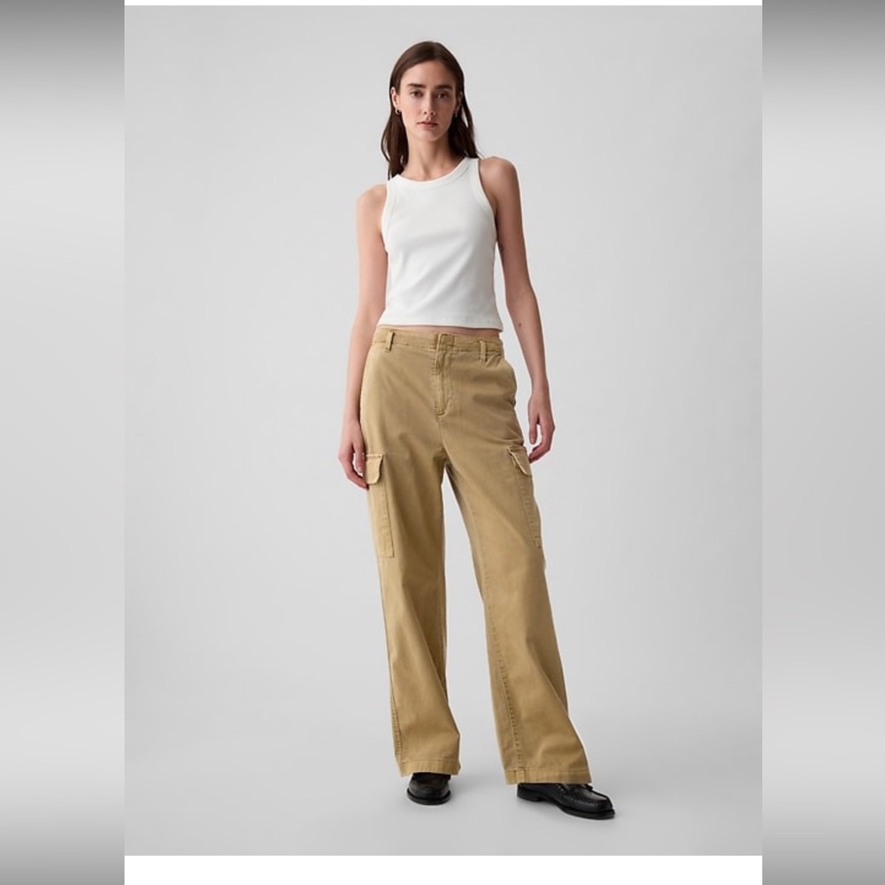 GAP Mid Rise Loose Khaki Cargo Pants 00 Petite NWOT